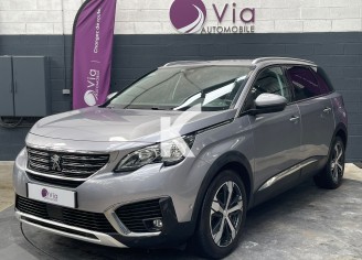 Photo du véhicule PEUGEOT 5008