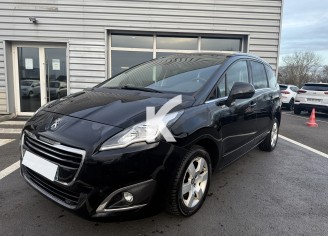 Photo du véhicule PEUGEOT 5008 BUSINESS