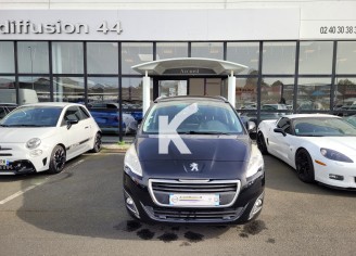 Photo du véhicule PEUGEOT 5008