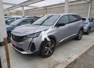 Photo du véhicule PEUGEOT 5008