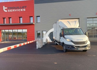 Photo du véhicule IVECO DAILY CHASSIS CABINE
