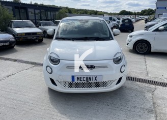 Photo du véhicule FIAT 500e BERLINE