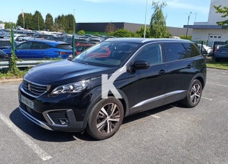 Photo du véhicule PEUGEOT 5008