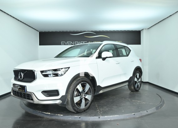 VOLVO XC40VOLVO XC40 : image 1