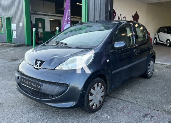 PEUGEOT 107PEUGEOT 107 : image 1