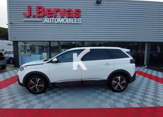 Photo du véhicule PEUGEOT 5008