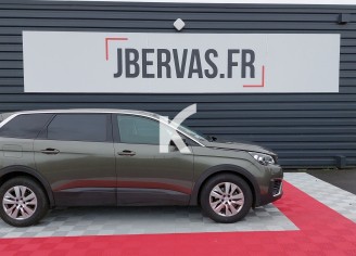 Photo du véhicule PEUGEOT 5008