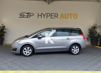 Photo du véhicule PEUGEOT 5008