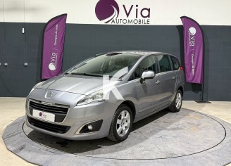 Photo du véhicule PEUGEOT 5008