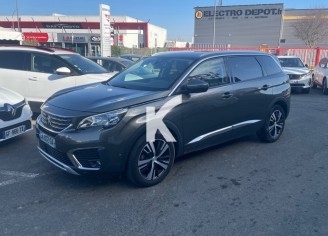 Photo du véhicule PEUGEOT 5008