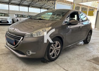 Photo du véhicule PEUGEOT 208
