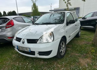 Photo du véhicule RENAULT CLIO SOCIETE GENERATION 2004