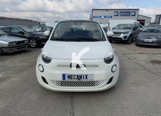Photo du véhicule FIAT 500e BERLINE