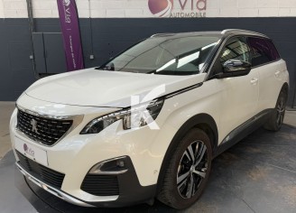 Photo du véhicule PEUGEOT 5008