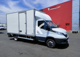 Photo du véhicule IVECO DAILY CHASSIS CABINE