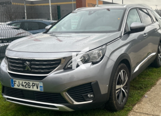 Photo du véhicule PEUGEOT 5008