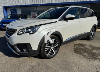 Photo du véhicule PEUGEOT 5008