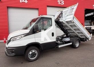 Photo du véhicule IVECO DAILY CHASSIS CABINE