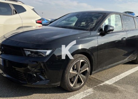 OPEL ASTRA SPORTS TOUREROPEL ASTRA SPORTS TOURER : image 1