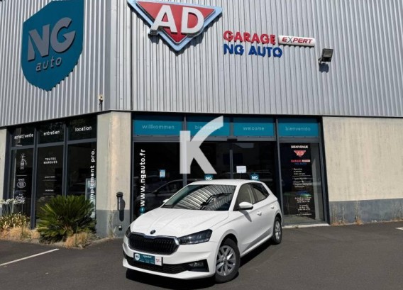 SKODA FABIASKODA FABIA : image 1