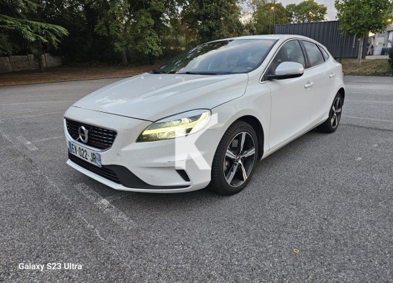 VOLVO V40VOLVO V40 : image 1